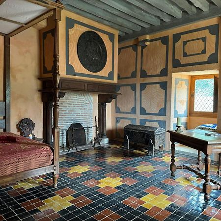 Chateau De Champrenault, Voyagez Dans Le Temps Esterno foto