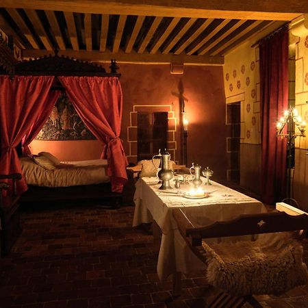 Chateau De Champrenault, Voyagez Dans Le Temps Esterno foto