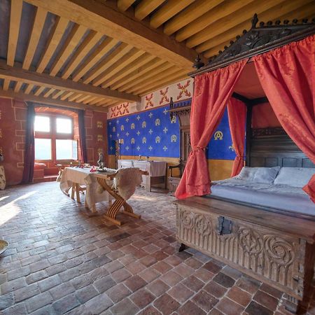 Chateau De Champrenault, Voyagez Dans Le Temps Esterno foto