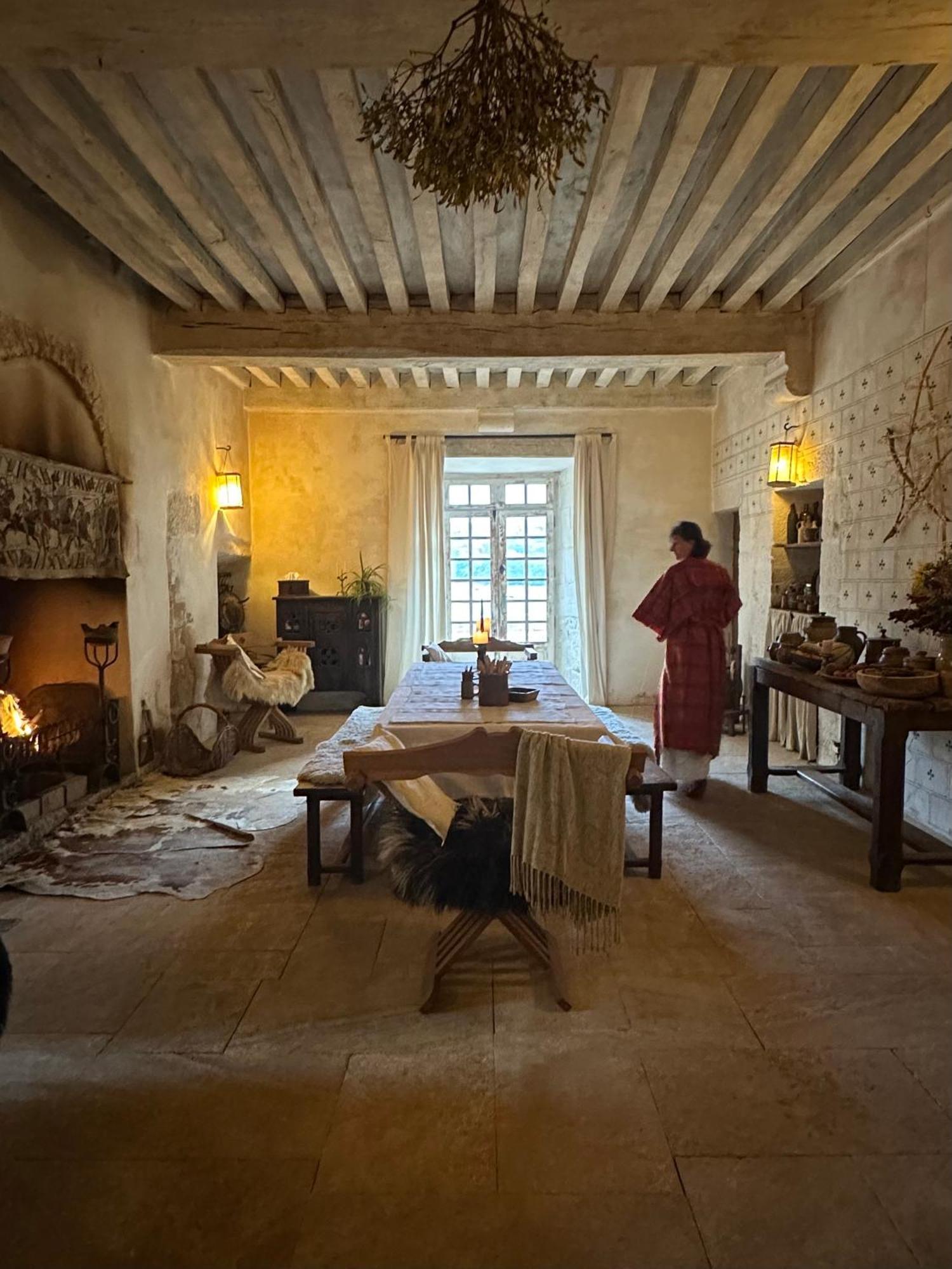 Chateau De Champrenault, Voyagez Dans Le Temps Esterno foto