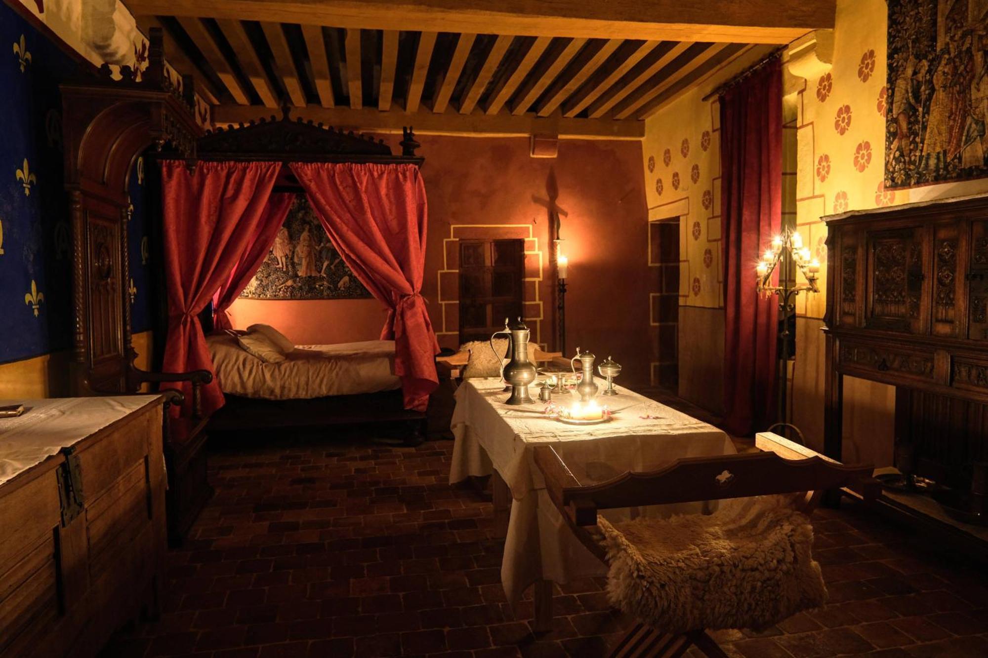 Chateau De Champrenault, Voyagez Dans Le Temps Esterno foto