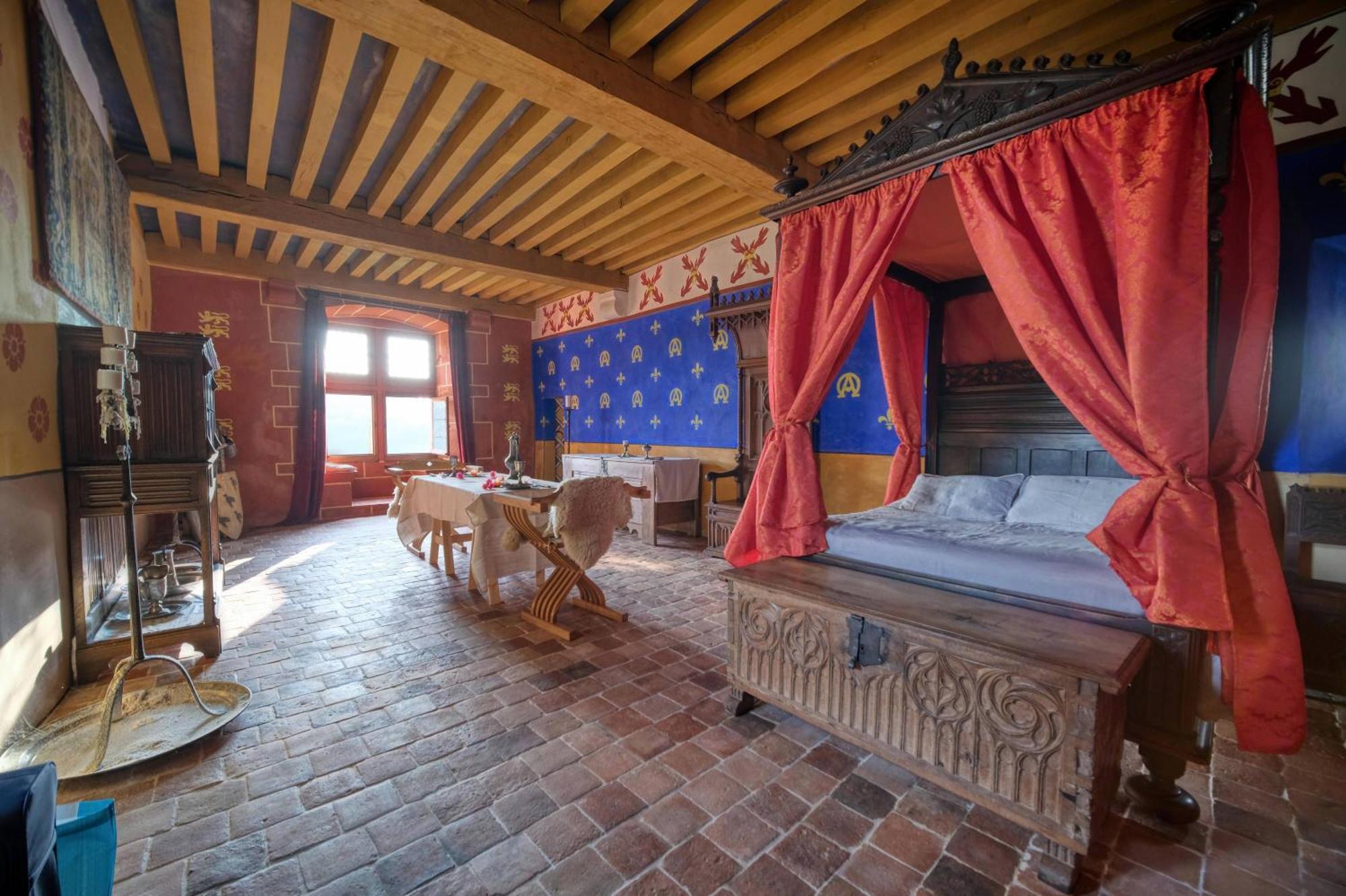 Chateau De Champrenault, Voyagez Dans Le Temps Esterno foto